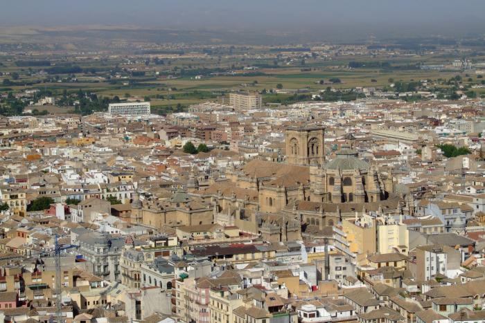 Alhambra. Perla vsadená do smaragdu