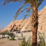 11.Abu Simbel – exotiku miesta dotvaraju palmy