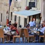 06.Urbino – posedenie v ulickach mestac