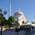 08.Shkoder – mesita Ebu Beker v centre mesta