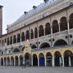 12.Padova – Palazzo della Raggione so svojimi oblukmi