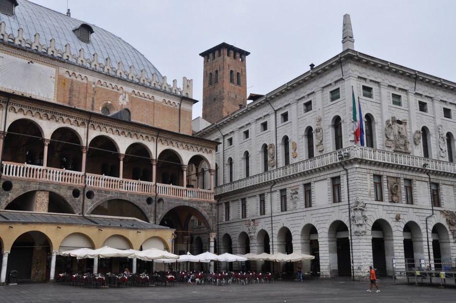 14.Padova - na namesti Piazza delle Erbe Padova