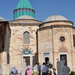 09.Konya – pred hrobkou