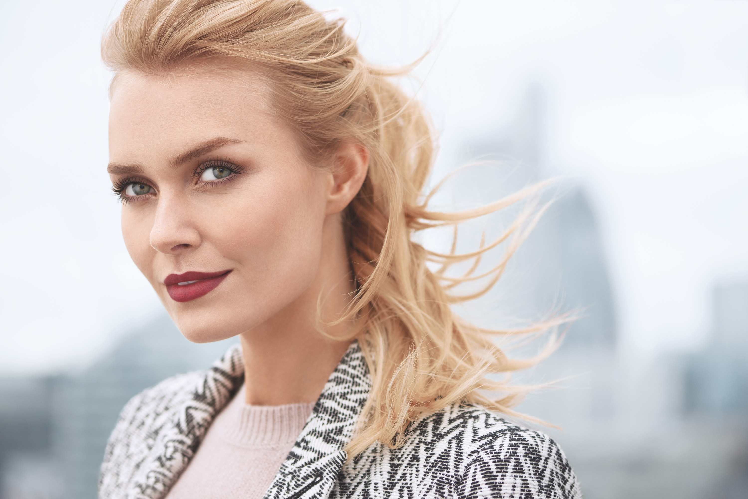 Objavte inovatívne novinky dekoratívnej kozmetiky Avon True! Uzavretá súťaž aVON