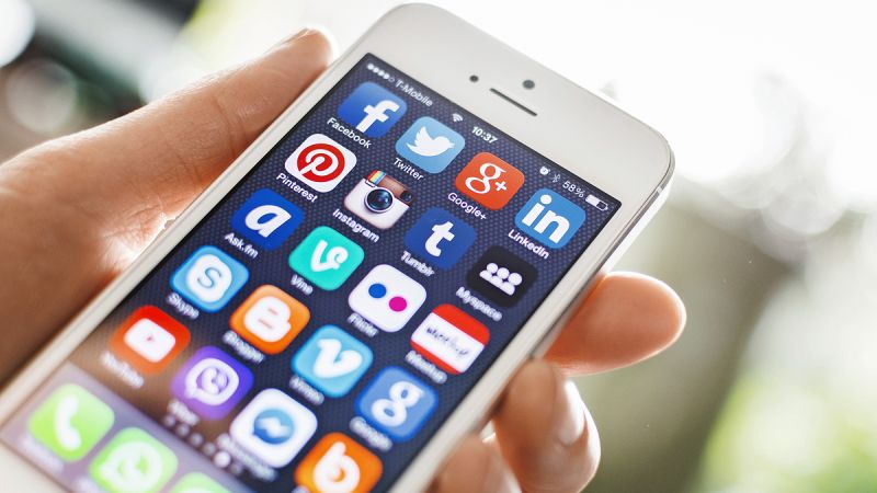 Staré mobily v domácnosti môžu ohroziť vaše zdravie. Poradíme vám, čo s nimi