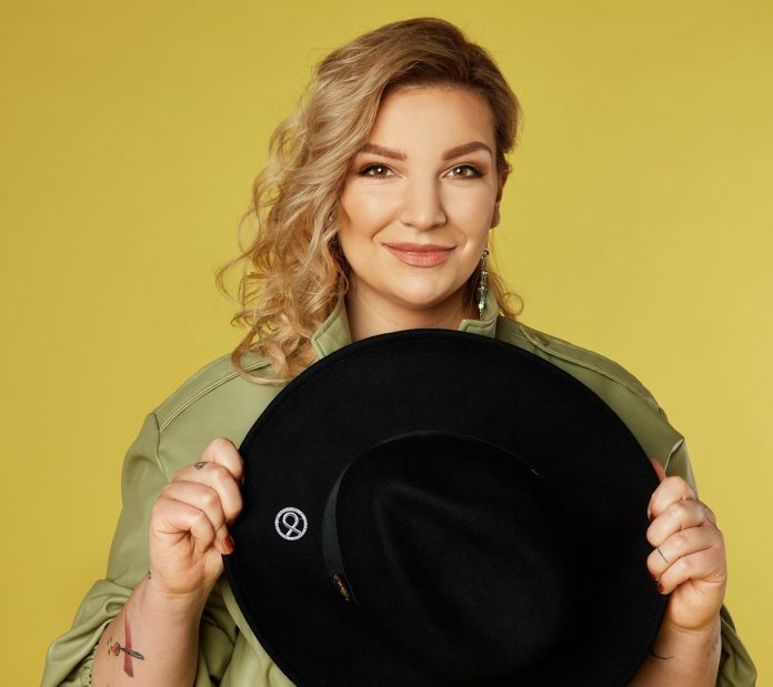 Avon proti domacemu nasiliu_Simona Salatova