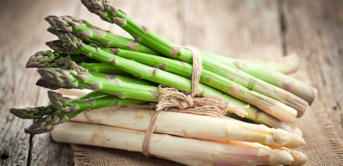 Fresh,Green,And,White,Asparagus,On,Wooden,Background