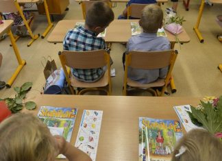 Slovenskí rodičia hradia náklady spojené so začiatkom školského roka prevažne nárazovo.