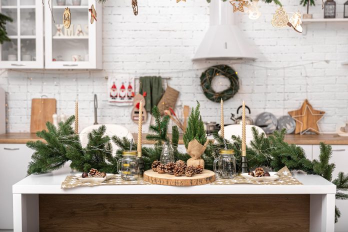 interior-modern-kitchen-decorated-christmas