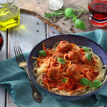 Mäsové guľôčky s omáčkou – recept – Podravka International