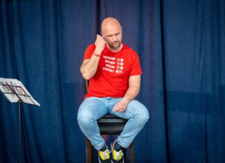Andy Winson: „Nekarhajte dieťa za známky na vysvedčení. Zamerajte sa na proces, ktorý k nim viedol.“