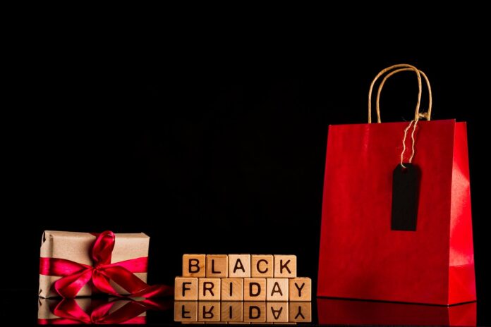 black-friday-cubes-with-present-bag