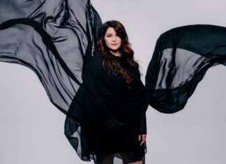 Celeste Buckingham pokračuje v hudobnej ceste naprieč kultúrami: Oživila legendárnu iránsku baladu