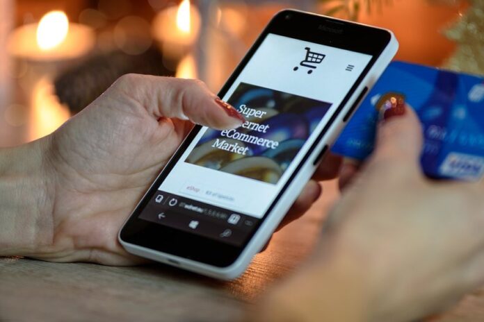 holiday-shopping-1921658-1280_872